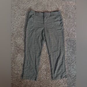 Democracy Houndstooth Capri Pants - Black‎ and White